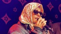 8 Potret Justin Bieber Pakai Hijab Saat Konser, Dituding Hina Agama Islam