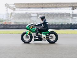 Kawasaki W175, Motor yang Ditunggangi Jokowi Saat Jajal Mandalika