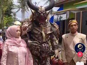 Viral Pengantin Bawa Arak-arakan Monster, Tamu Bukan Auto Mundur Malah Senang