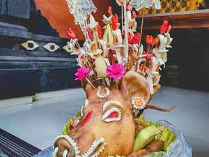 Memakai Kepala Babi Utuh, Sate Renteng Khas Bali Punya Makna Mendalam Memakai Kepala Babi Utuh, Sate Renteng Khas Bali Punya Makna Mendalam