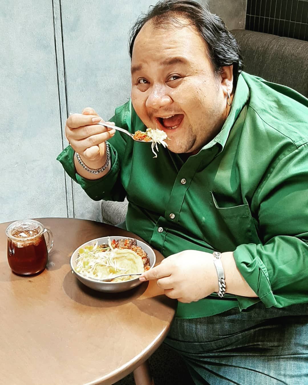 Mengenang Mendiang Rony Dozer saat Cicip Soto hingga Donat