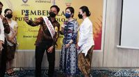 Gaya Istri Gibran, Selvi Ananda Juara Putri Solo Saat Beri Pesan ke Junior