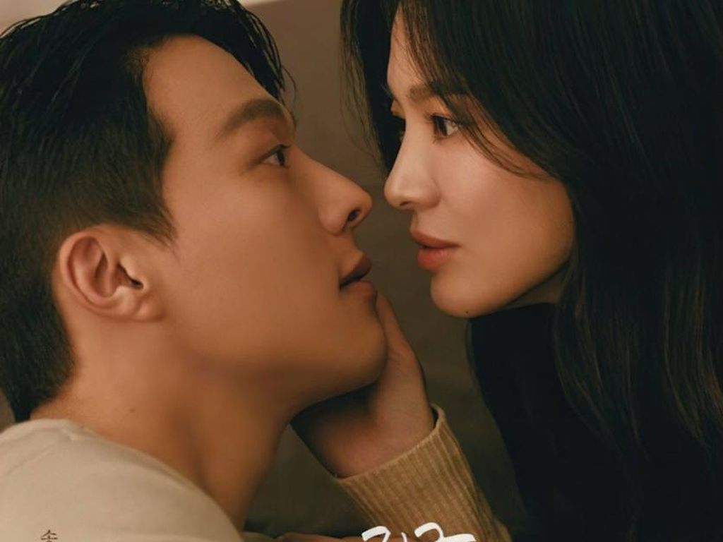 Sinopsis Now We Are Breaking Up, Jang Ki Yong & Song Hye Kyo Jadi Pasangan