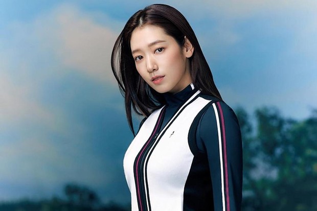 Ketiga, aktris Park Shin Hye juga merupakan selebriti yang suka berdonasi.