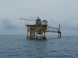 Melihat dari Dekat Platform Offshore Pertama Di Indonesia