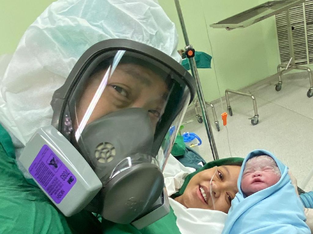 Viral Pasangan dari Madura Ini Hamil Berkat Embrio yang Disimpan 6 Tahun Viral Pasangan dari Madura Ini Hamil Berkat Embrio yang Disimpan 6 Tahun