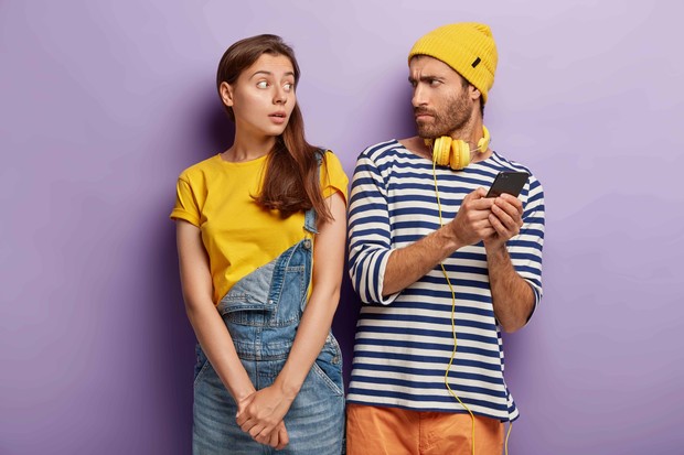 Prasangka buruk dalam hubungan percintaan