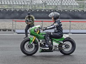 Ini Kawasaki W175 Kustom Jokowi yang Dipakai Ngegas di Mandalika Ini Kawasaki W175 Kustom Jokowi yang Dipakai Ngegas di Mandalika