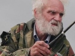 Cerita Pria Tinggal di Danau Terpencil 40 Tahun Tanpa Listrik