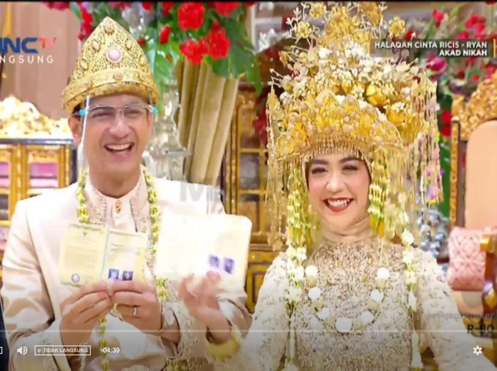 Ria Ricis dan Teuku Ryan Resmi Menikah, Memesona dengan Busana Palembang