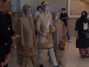 Raut Bahagia Teuku Ryan dan Ria Ricis di Acara Pernikahan