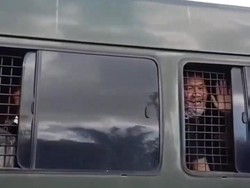 Mobil Kejaksaan Tabrak Truk di Sergai, Tahanannya Malah Dadah-dadah