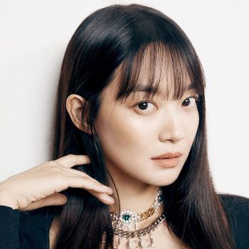 Shin Min Ah untuk brand Gucci