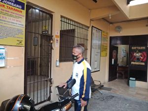 Sopir Vanessa Angel Ditahan di Polres Jombang Campur Tersangka Lain Sopir Vanessa Angel Ditahan di Polres Jombang Campur Tersangka Lain