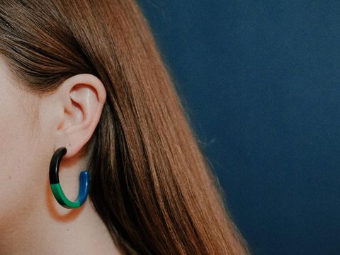 Hindari membersihkan telinga dengan cutton bud