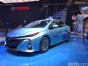 Sopir Taksi Kesulitan Kendarai Mobil Listrik Bawa Pelanggan? Ini Kata Blue Bird Sopir Taksi Kesulitan Kendarai Mobil Listrik Bawa Pelanggan? Ini Kata Blue Bird