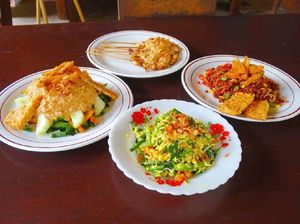 Ubud Kota Wisata Terbaik ke-4 di Dunia, Ini 7 Warung Makan yang Terkenal Enak Ubud Kota Wisata Terbaik ke-4 di Dunia, Ini 7 Warung Makan yang Terkenal Enak