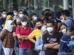 Bayang-bayang Gelombang Ketiga di Tengah Penurunan Kasus Covid-19 RI