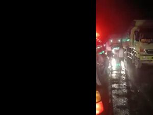 Gegara Truk Ngetem, Ambulans Telat Bawa Pasien dan Akhirnya Tak Tertolong