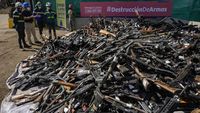 Chili Musnahkan Ribuan Bedil Ilegal, dari Rakitan Hingga Semi Otomatis