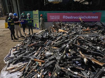 Chili Musnahkan Ribuan Bedil Ilegal, dari Rakitan Hingga Semi Otomatis
