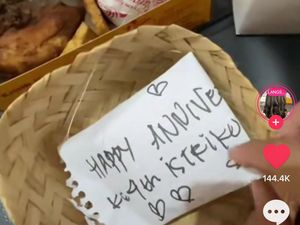 Dapat Nasi Kotak dari Suami, Wanita Ini Kaget Lihat Uang Segepok Dapat Nasi Kotak dari Suami, Wanita Ini Kaget Lihat Uang Segepok