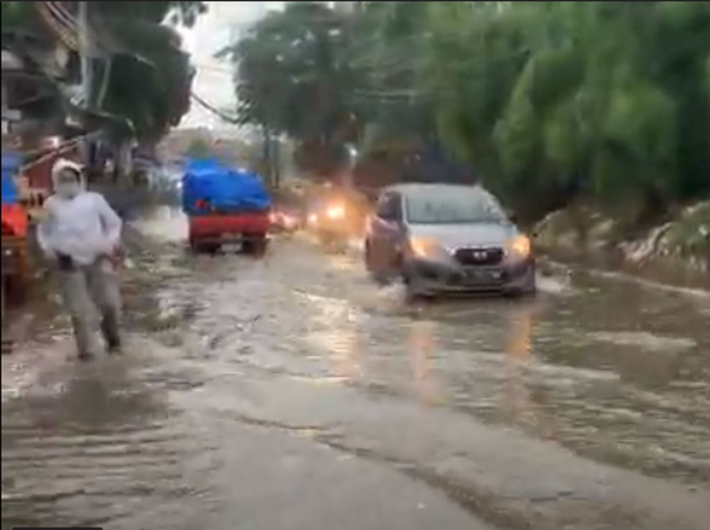 Jakarta Diguyur Hujan, Kemang Utara Tergenang Air