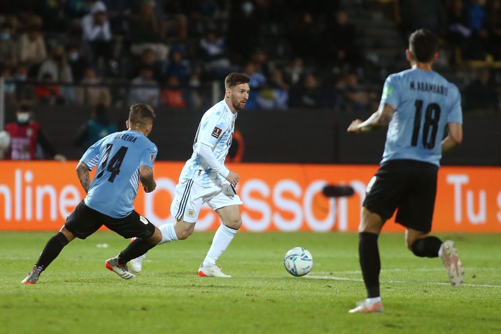 BUENOS AIRES, ARGENTINA - OCTOBER 14: Lionel Messi of Argentina gestures during a match between Argentina and Peru as part of South American Qualifiers for Qatar 2022 at Estadio Monumental Antonio Vespucio Liberti on October 14, 2021 in Buenos Aires, Argentina. (Photo by Marcelo Endelli/Getty Images)