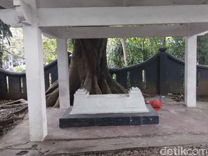 Bangunan Penuh Misteri di Malang Bukan Makam, Tapi Petilasan Eyang Sapu Jagat Bangunan Penuh Misteri di Malang Bukan Makam, Tapi Petilasan Eyang Sapu Jagat