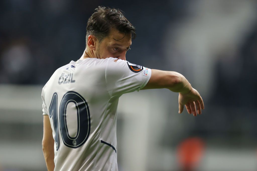 FRANKFURT AM MAIN, GERMANY - SEPTEMBER 16: Mesut Ozil of Fenerbahce reacts during the UEFA Europa League group D match between Eintracht Frankfurt and Fenerbahce at Deutsche Bank Park on September 16, 2021 in Frankfurt am Main, Germany. (Photo by Alex Grimm/Getty Images)