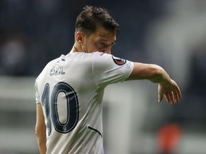 Mesut Oezil Nggak Capek Bikin Drama Terus?