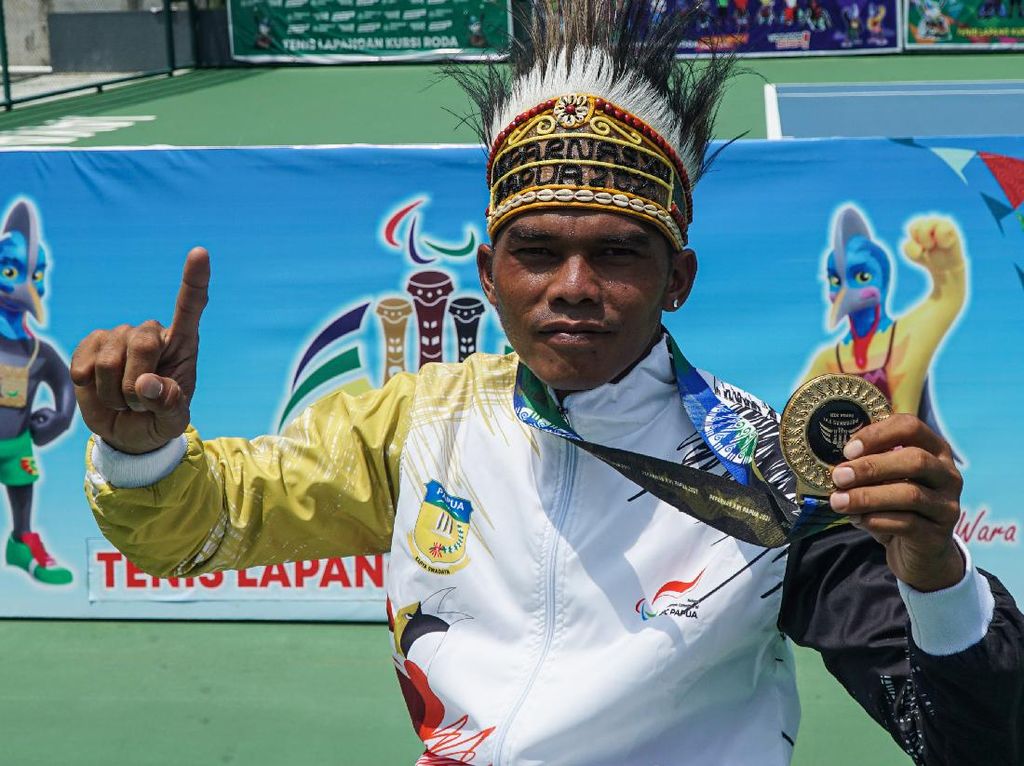 Papua Juara Umum Peparnas XVI, Lukas Enembe Bangga
