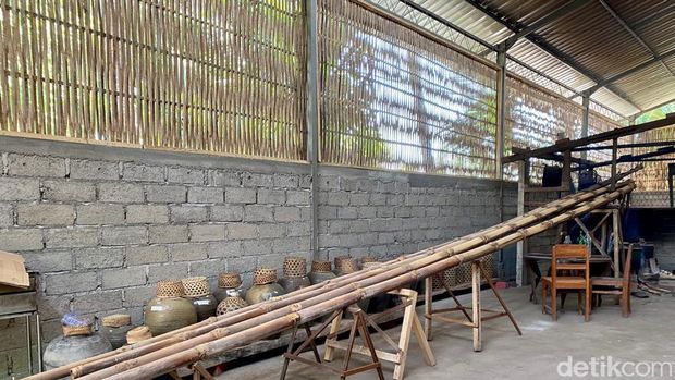 Begini Cara Pembuatan Arak Bali yang Tahan Disimpan Tahunan