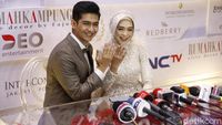 Resmi Dinikahi Teuku Ryan, Ria Ricis Nempel Terus Kayak Perangko