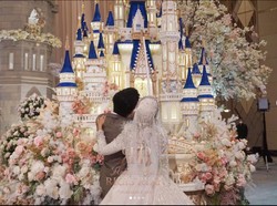 Pesta Resepsi Ria Ricis &Teuku Ryan Dihiasi Cheese Cake 4 Meter!