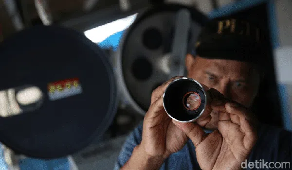 Tak Lekang Layar Terkembang Digilas Zaman