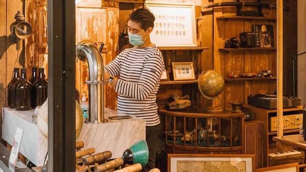 Toko Barang Antik di Pos Bloc, Harga dari Rp 50.000 sampai Puluhan Juta