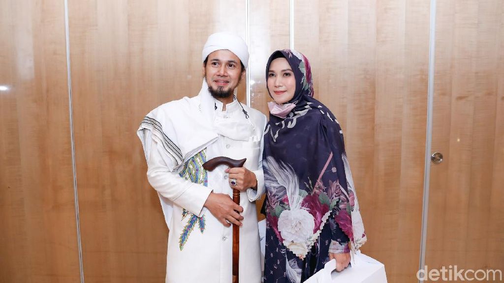 Apa Kabar Ustaz Guntur Bumi dan Puput Melati? Apa Kabar Ustaz Guntur Bumi dan Puput Melati?