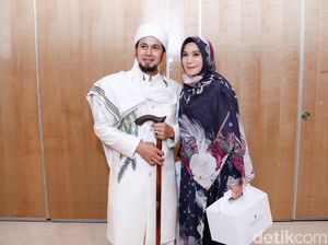 Apa Kabar Ustaz Guntur Bumi dan Puput Melati? Apa Kabar Ustaz Guntur Bumi dan Puput Melati?