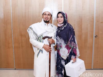 Apa Kabar Ustaz Guntur Bumi dan Puput Melati?