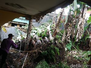 SMAN 1 Lembang Diterjang Banjir Bandang, PTM Dihentikan Sementara