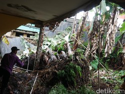 20 Ruangan di SMAN 1 Lembang Porak Poranda Diterjang Banjir Bandang