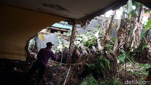 Bangunan SMAN 1 Lembang Porak Poranda Diterjang Banjir Bandang