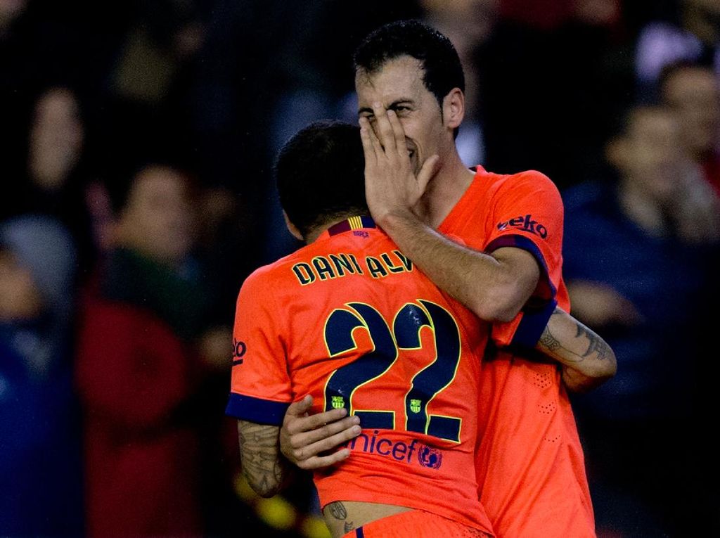 Dani Alves Kembali ke Barcelona, Busquets Bilang Begini Dani Alves Kembali ke Barcelona, Busquets Bilang Begini