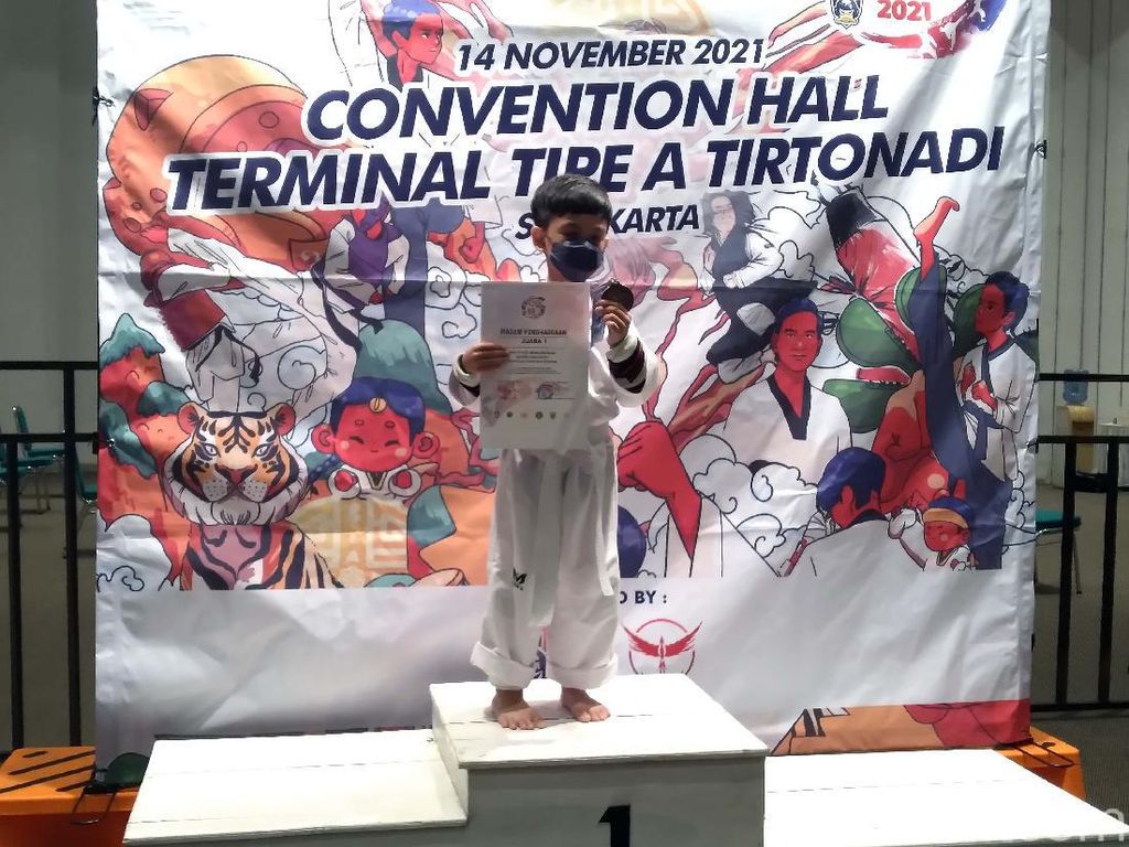 Jan Ethes Juara Taekwondo, Jurus Front Kick Cucu Jokowi Bikin Lawan Mental