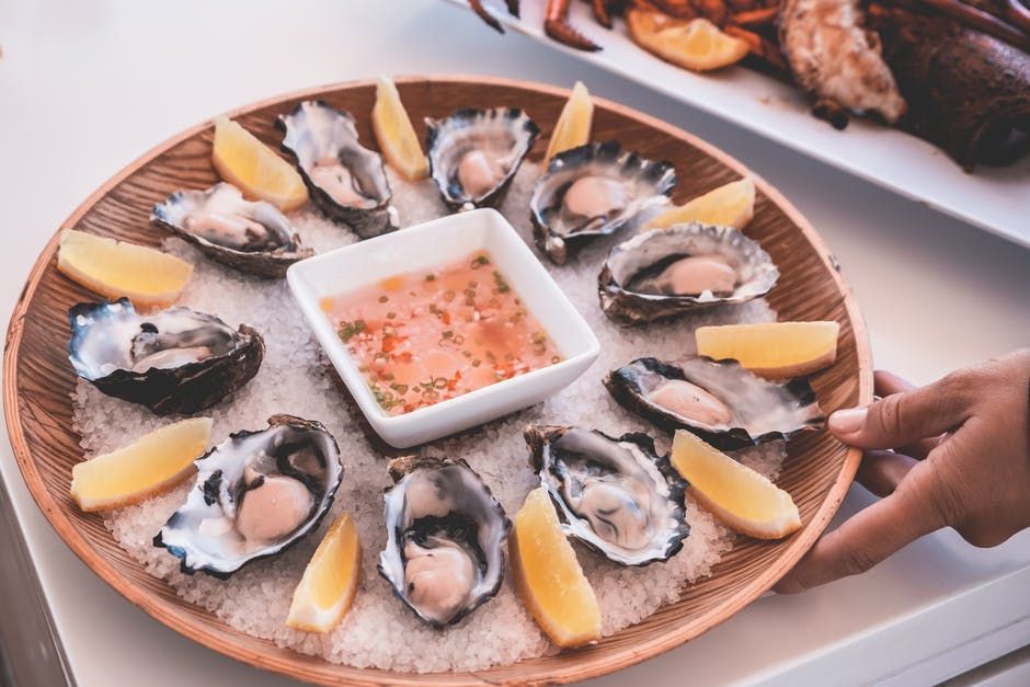Fresh Oyster Mendadak Viral, Ini Cara Tahu Cirinya yang Masih Segar!/Pexel.com/Lachlan Ross
