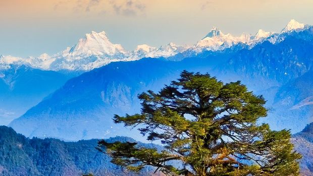 Gangkhar Puensum, the highest peak of Bhutan during dawn