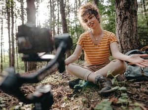 Mengenal Era Post Truth, Saat Masyarakat Lebih Percaya Influencer daripada Pakar