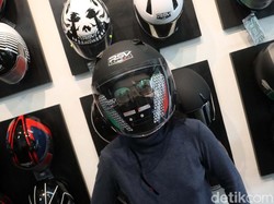 Begini Cara Memilih Helm yang Pas, Biar Tak Kesempitan atau Kelonggaran