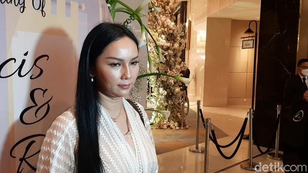 Kalina Oktarani Perang Komentar dengan Ibunda Vicky Prasetyo